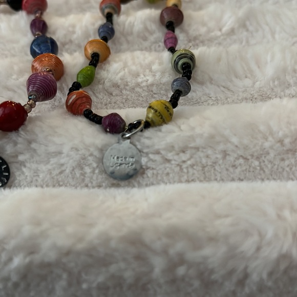 2 bracelets - Picture 6 of 8